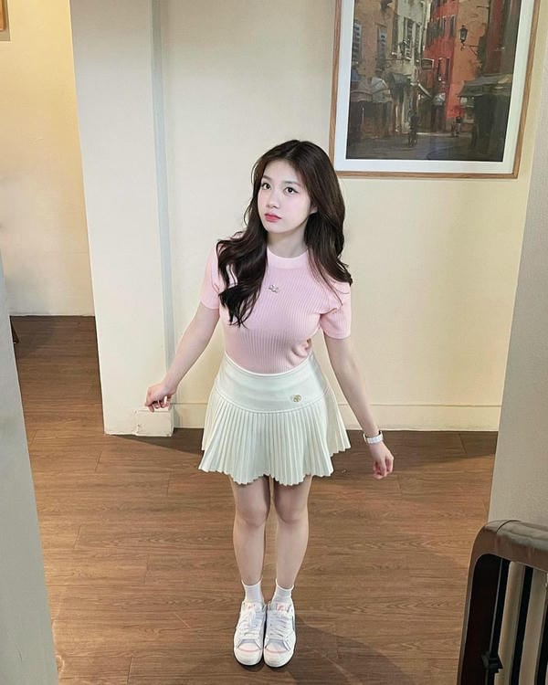 Ảnh gái đẹp tạo dáng dễ thương