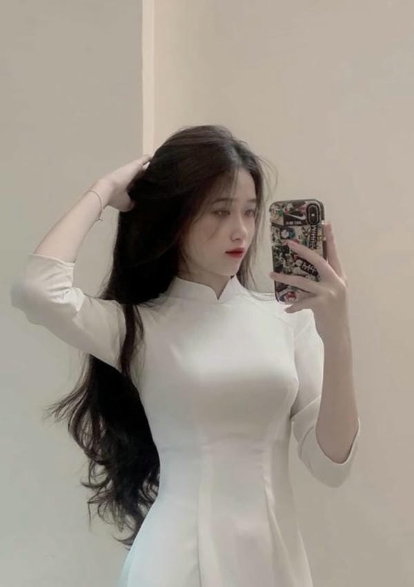 Ảnh gái xinh 2012 cầm điện thoại Ảnh gái xinh 2012 cầm điện thoại