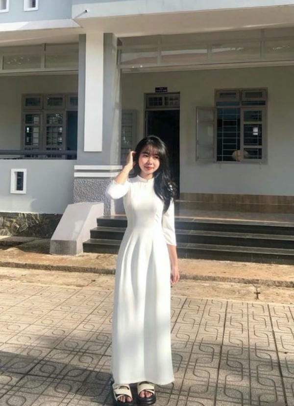 Ảnh gái xinh 2k12 vuốt mái tóc đen Ảnh gái xinh 2k12 vuốt mái tóc đen
