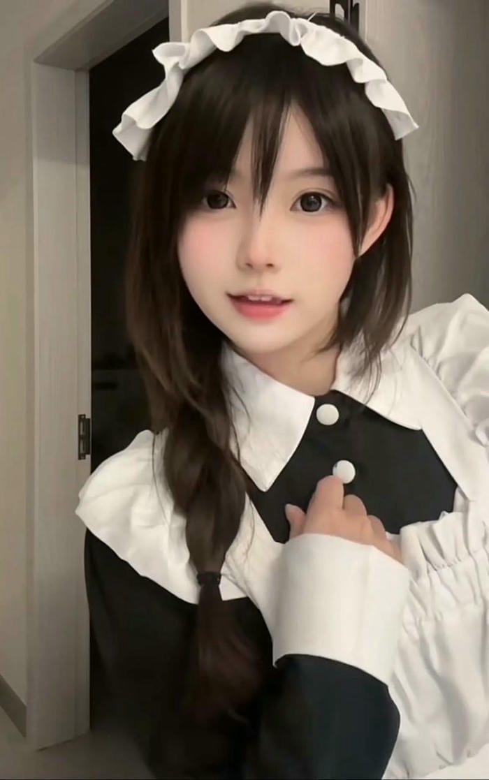Ảnh gái xinh cosplay cô hầu gái như thiên thàn Ảnh gái xinh cosplay cô hầu gái như thiên thàn