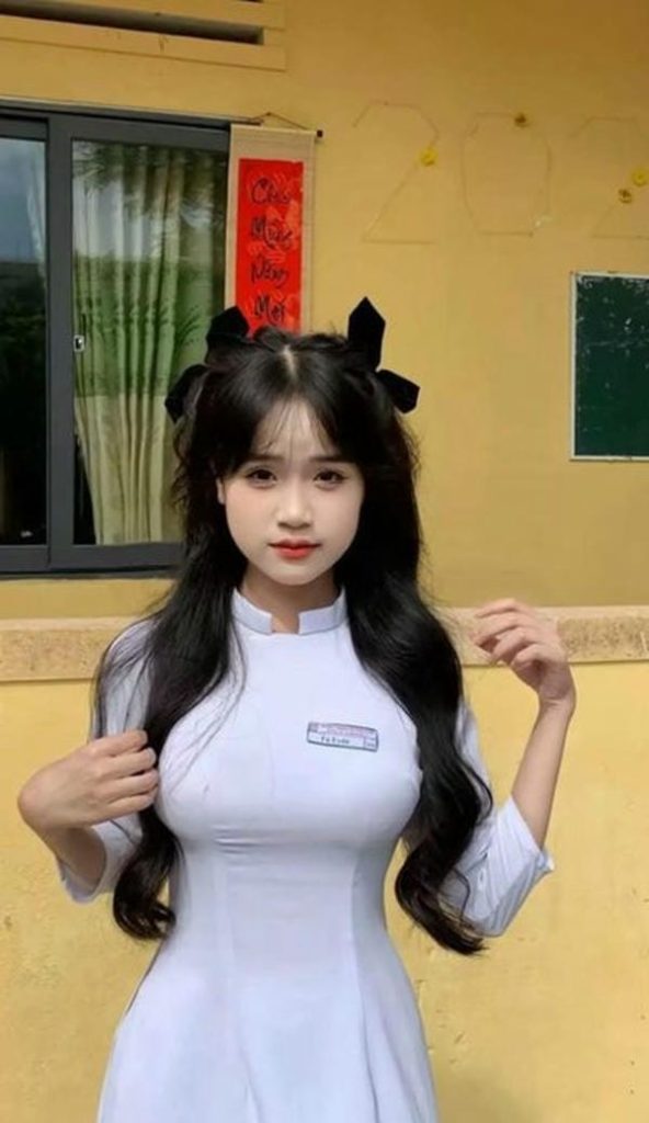 Ảnh gái xinh lớp 10 hot tiktok