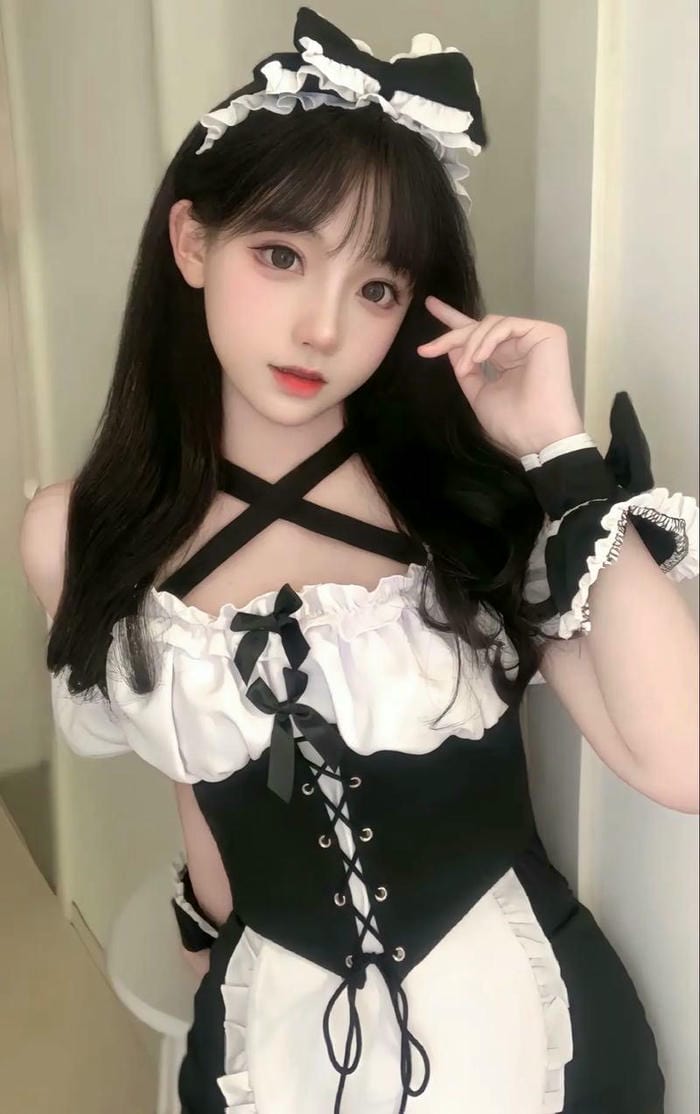 Gái cosplay hầu gái Gái cosplay hầu gái