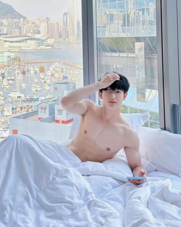 Ngất lên ngất xuống với Ảnh trai 6 múi Ngất lên ngất xuống với Ảnh trai 6 múi