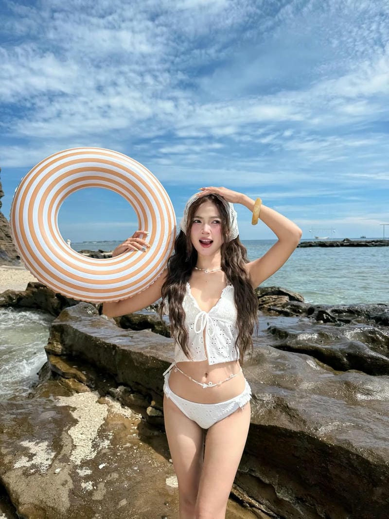em gái xinh mặc bikini em gái xinh mặc bikini