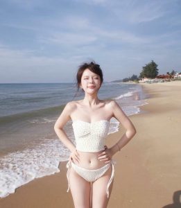 Ảnh gái mặc bikini