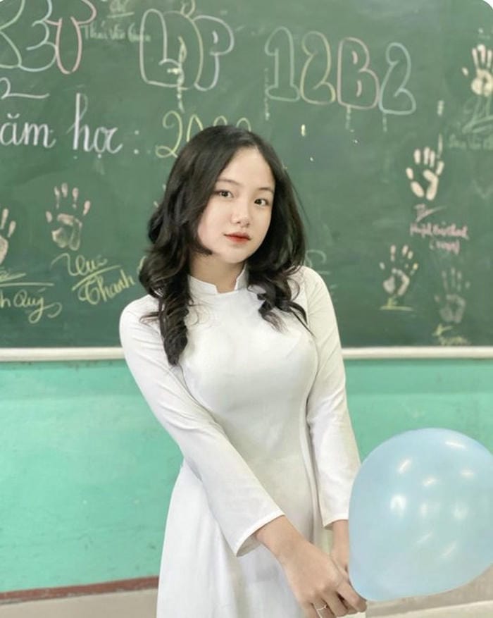 Ảnh gái xinh 2k9 trong ngày lễ tốt nghiệp Ảnh gái xinh 2k9 trong ngày lễ tốt nghiệp