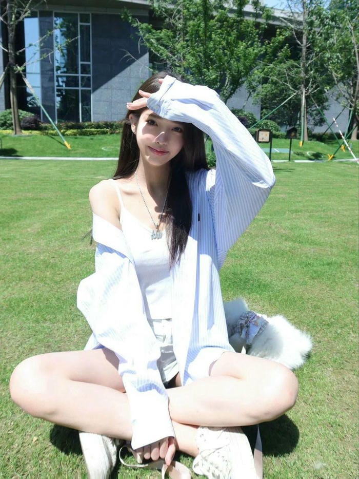 Ảnh gái xinh Trung Quốc che nắng