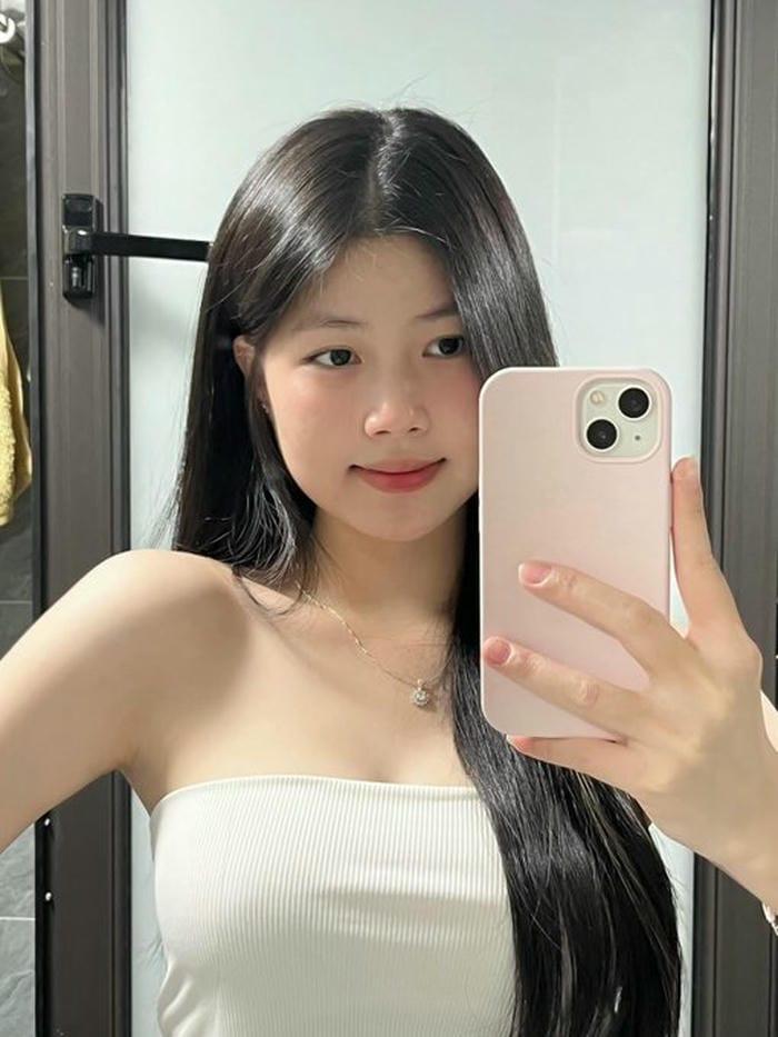 Ảnh gái xinh cute mặc áo bó sát Ảnh gái xinh cute mặc áo bó sát