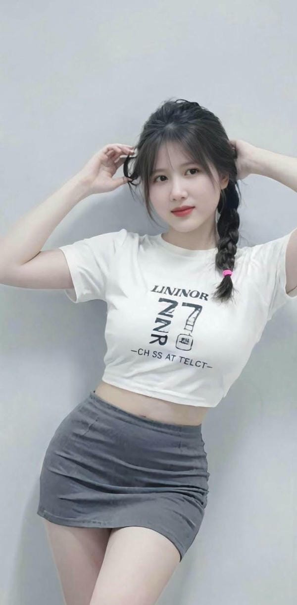 Ảnh gái xinh dễ thương mặc váy ngắn Ảnh gái xinh dễ thương mặc váy ngắn