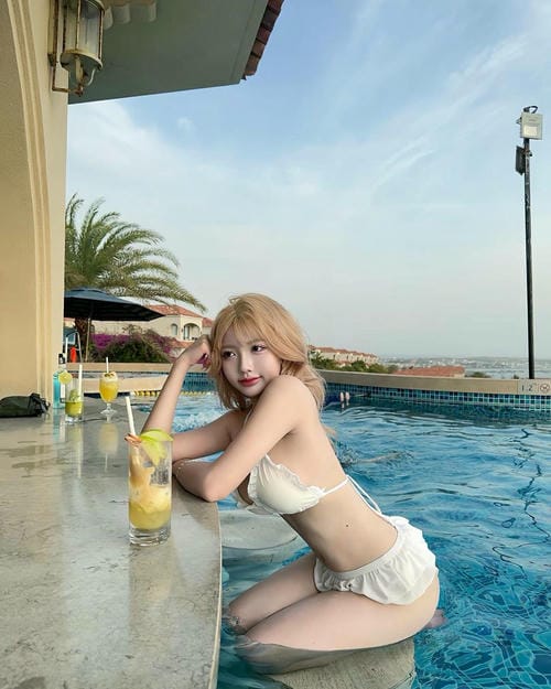 Ảnh gái xinh mặc bikini đi biển (5) Ảnh gái xinh mặc bikini đi biển (5)