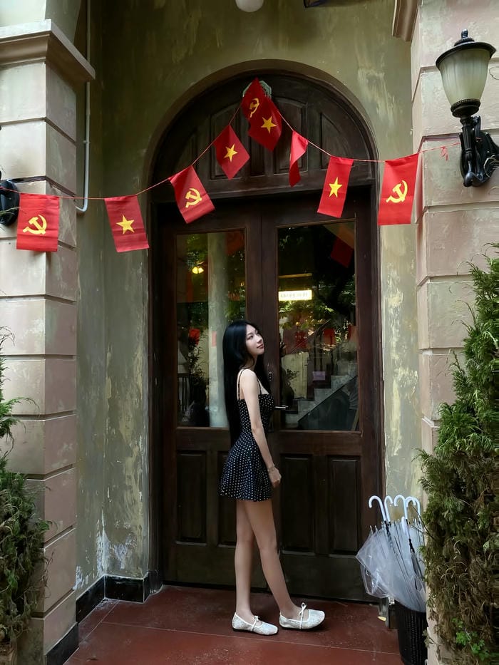 Ảnh gái xinh mặc váy ngắn Ảnh gái xinh mặc váy ngắn