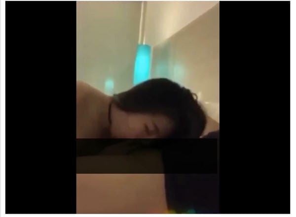 Clip linh trương bị lộ 40s dấy lên nghi vấn đi tuour Clip linh trương bị lộ 40s dấy lên nghi vấn đi tuour