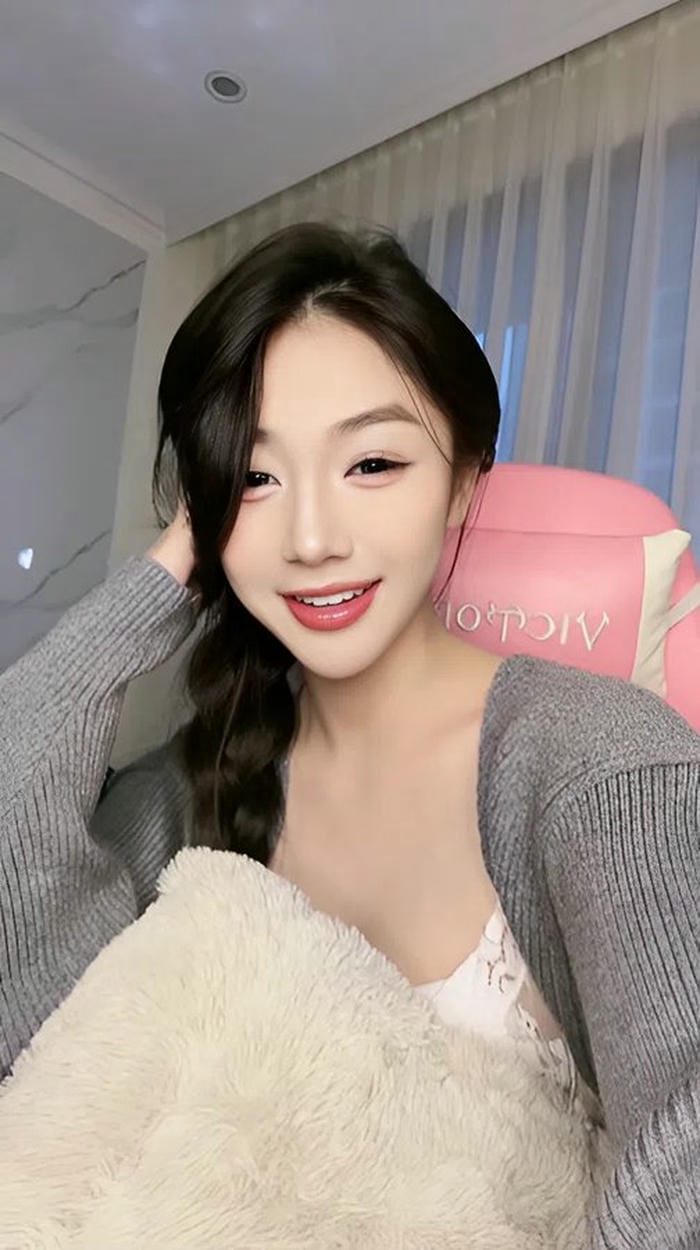 Trần Hà Linh 12 Trần Hà Linh 12