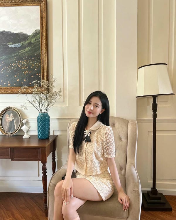 Gái xinh mông to (15)