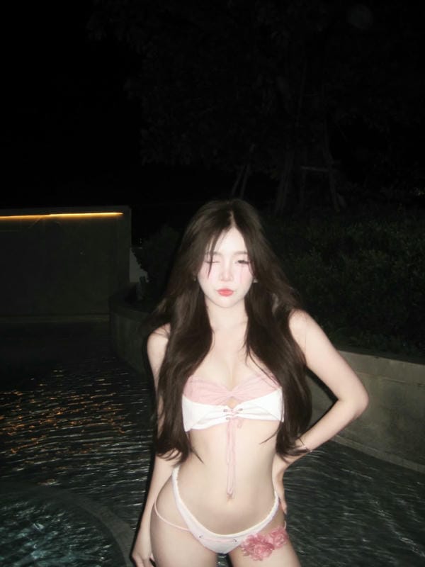Gái xinh trung quốc mặc bikini (8)