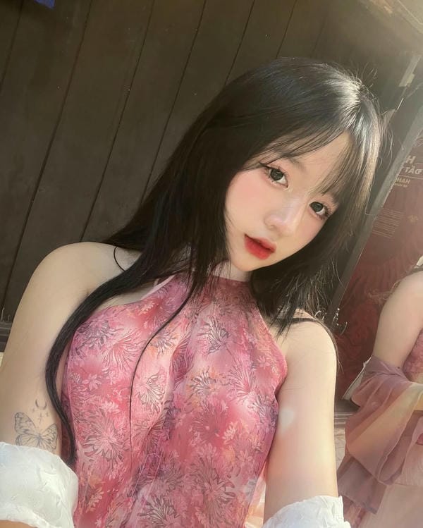 Gái xinh mặc pinky (13)