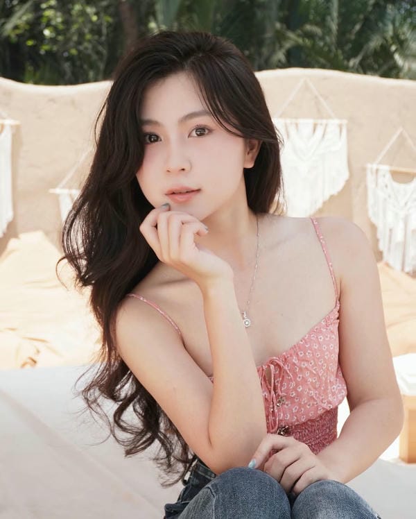 Gái xinh mặc pinky (17)