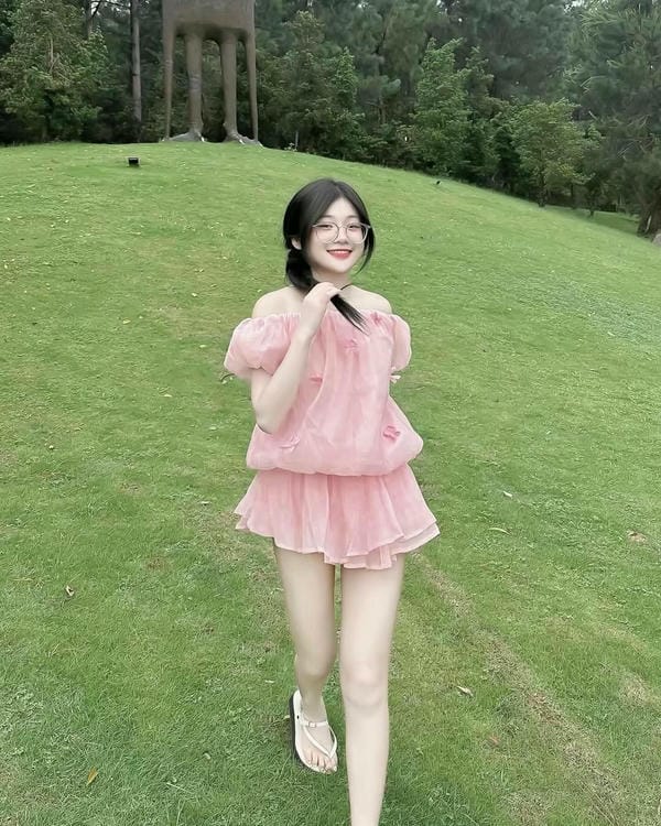 Gái xinh mặc pinky (21)