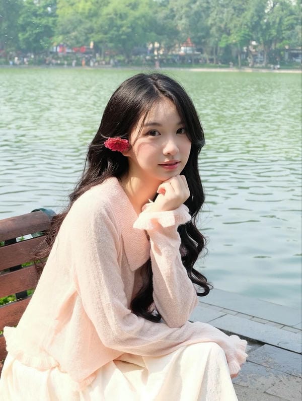 Gái xinh mặc pinky (3)