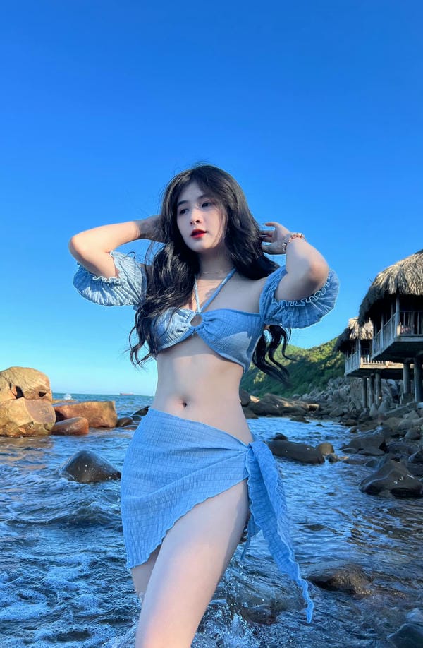 Quỳnh Alee cô nàng hotgirl sinh năm 2001 Quỳnh Alee cô nàng hotgirl sinh năm 2001