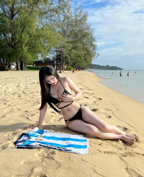 Quỳnh Alee bikini (7)