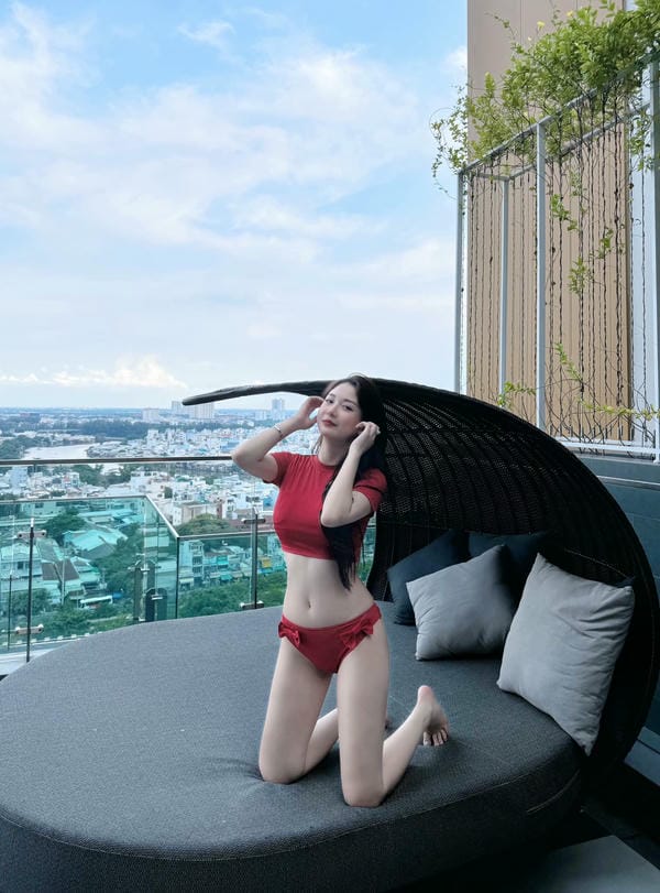 Thư Vũ mặc bikini (3)