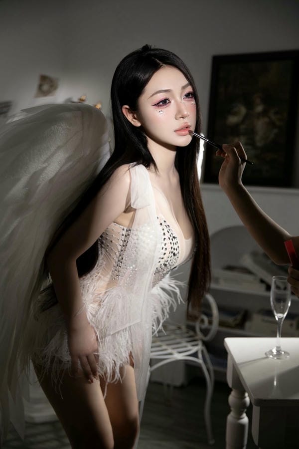 Trần Hà Linh (11)