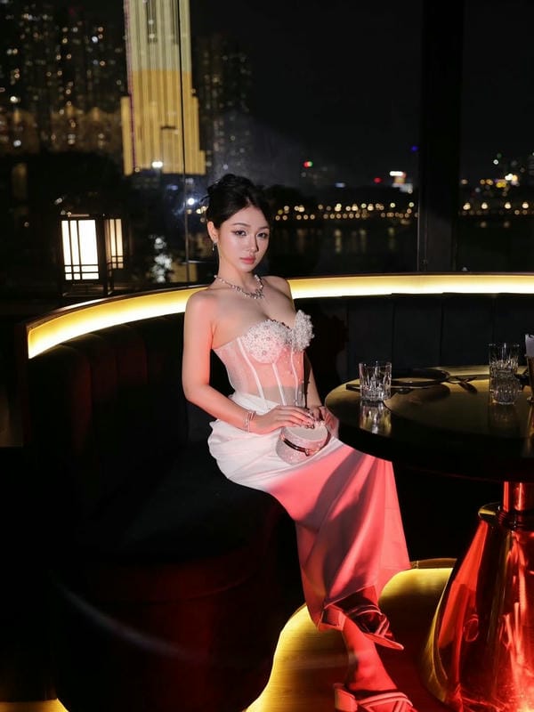 Trần Hà Linh (8)