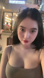 Ununneee là nickname của một nữ creator
