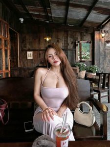 SunieBae được biết đến là một hot girl mạng xã hội hoạt động chủ yếu trên Instagram
