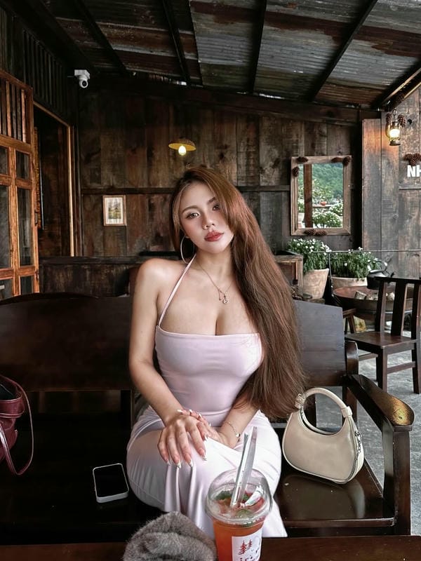SunieBae được biết đến là một hot girl mạng xã hội hoạt động chủ yếu trên Instagram SunieBae được biết đến là một hot girl mạng xã hội hoạt động chủ yếu trên Instagram