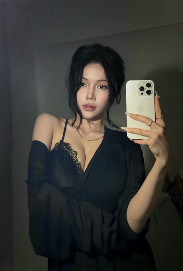 Dương Mỹ Diện sinh năm 2000 Dương Mỹ Diện sinh năm 2000
