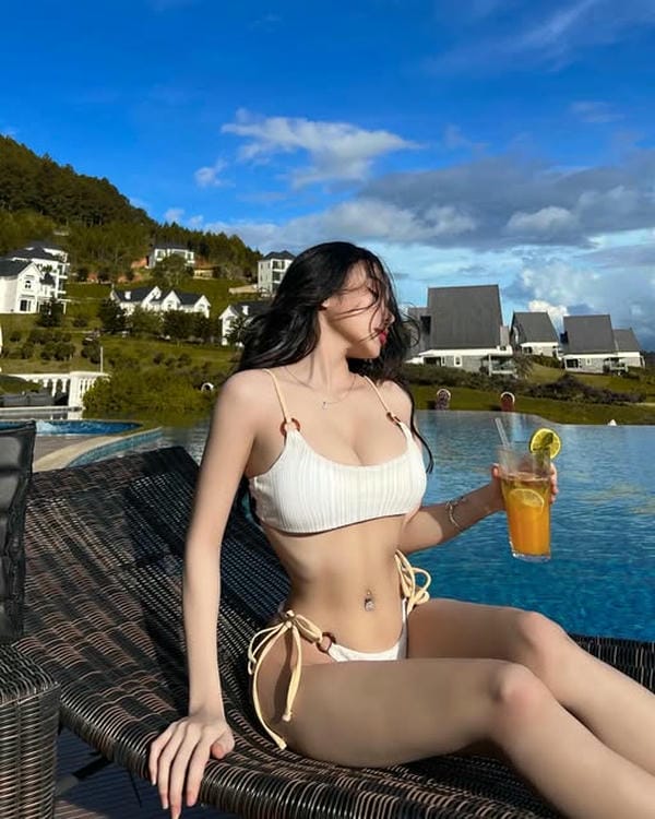 ô tập trung vào bán album ảnh và video mang tính người lớn, phục vụ nhóm người xem có nhu cầu cụ thể ô tập trung vào bán album ảnh và video mang tính người lớn, phục vụ nhóm người xem có nhu cầu cụ thể