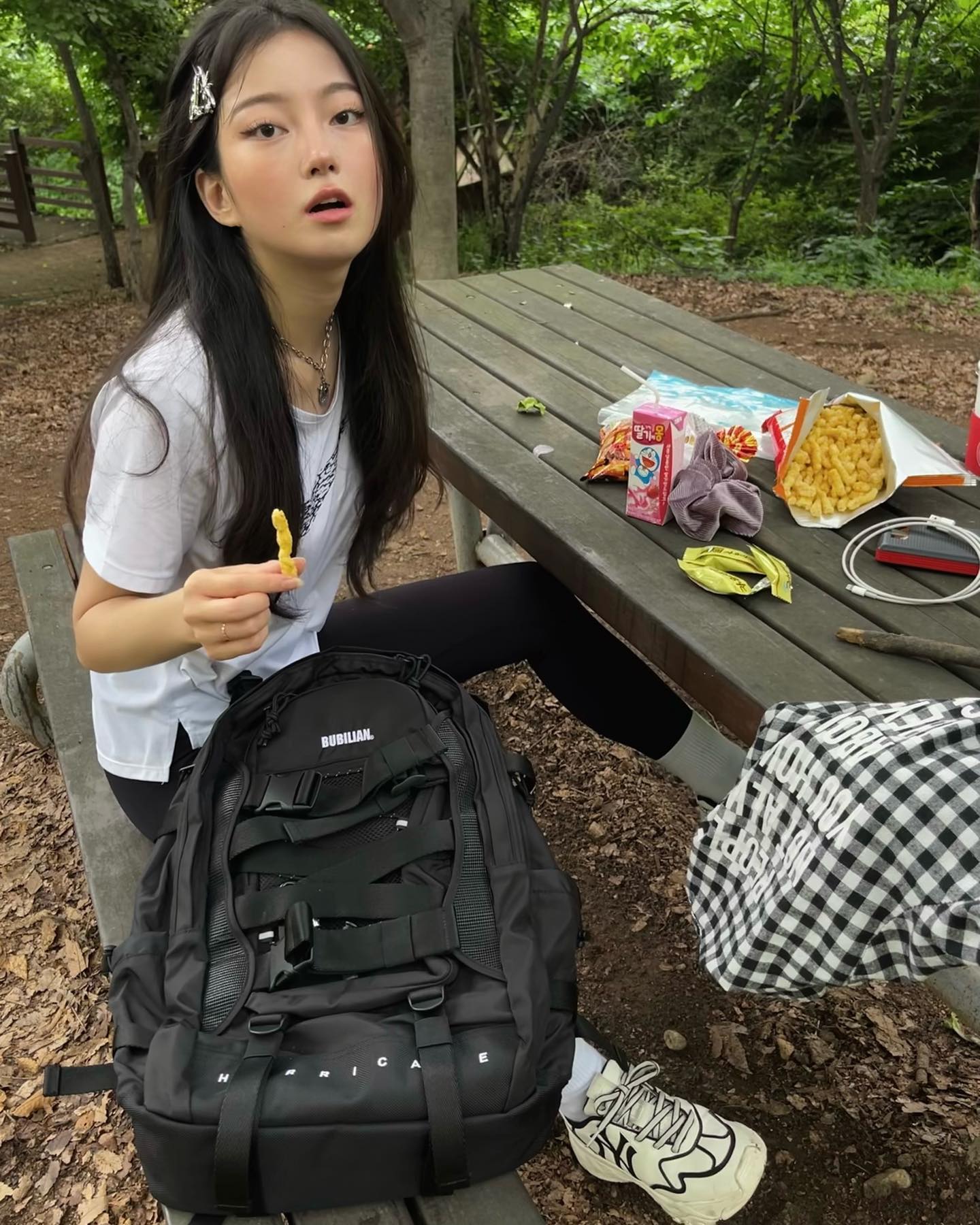 Mihye02 được quan tâm không chỉ vì ảnh nóng, mà còn vì sự nửa kín nửa hở về đời thực