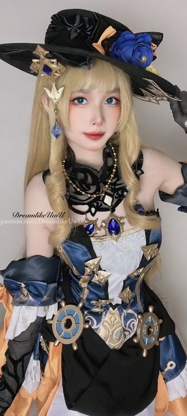 Dreamlikeuwu được biết đến chủ yếu thông qua các bộ ảnh cosplay