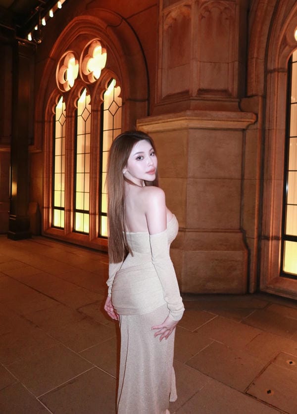Kitty2002102 là một nữ creator đến từ Trung Quốc Kitty2002102 là một nữ creator đến từ Trung Quốc