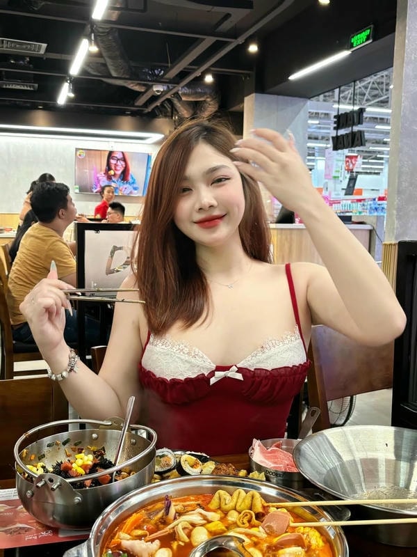 Cutieyumi tên thật là Tạ Thanh Nhi, sinh năm 1999