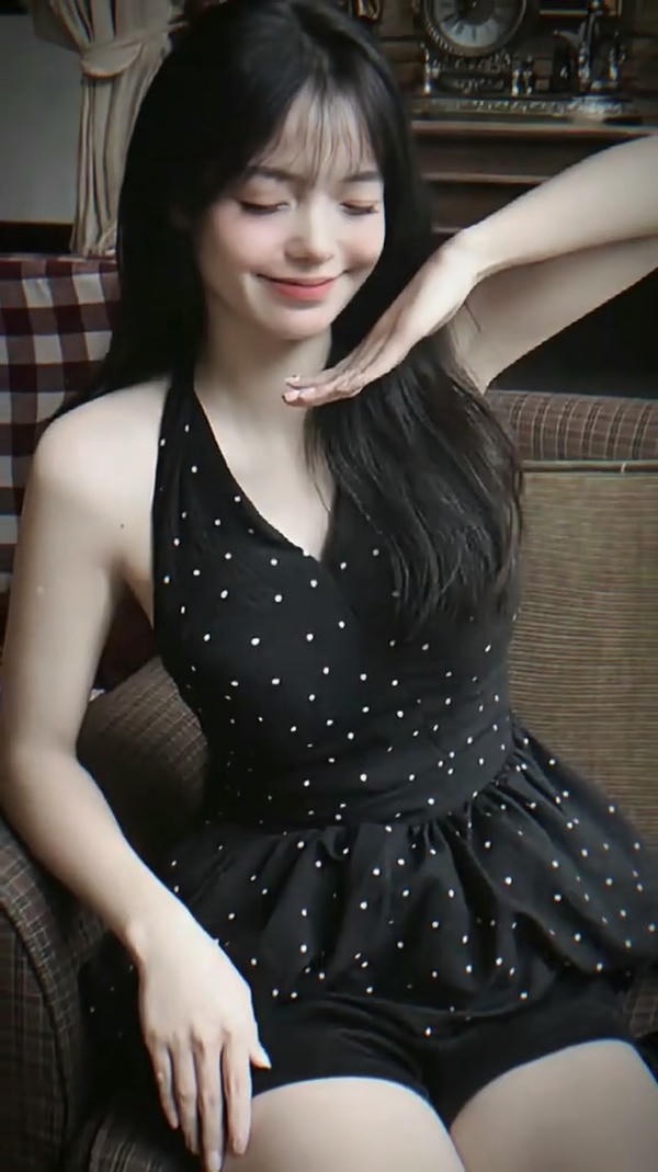 Cô nàng sở hữu phong cách đúng kiểu hot girl Gen Z Cô nàng sở hữu phong cách đúng kiểu hot girl Gen Z