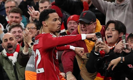 Người hâm mộ Liverpool 2 Người hâm mộ Liverpool 2